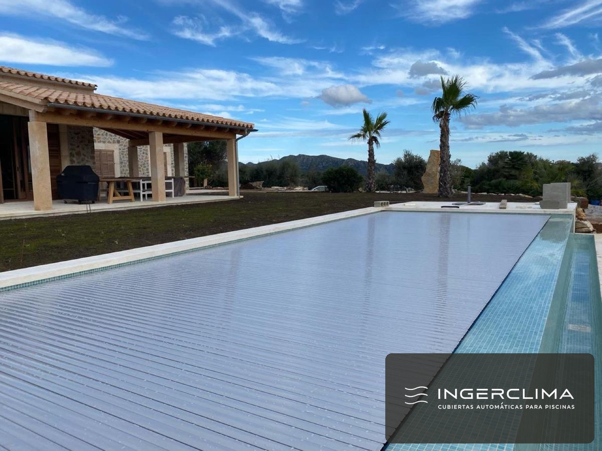 Cubierta automática para piscina con niños — seguridad NF P90-308